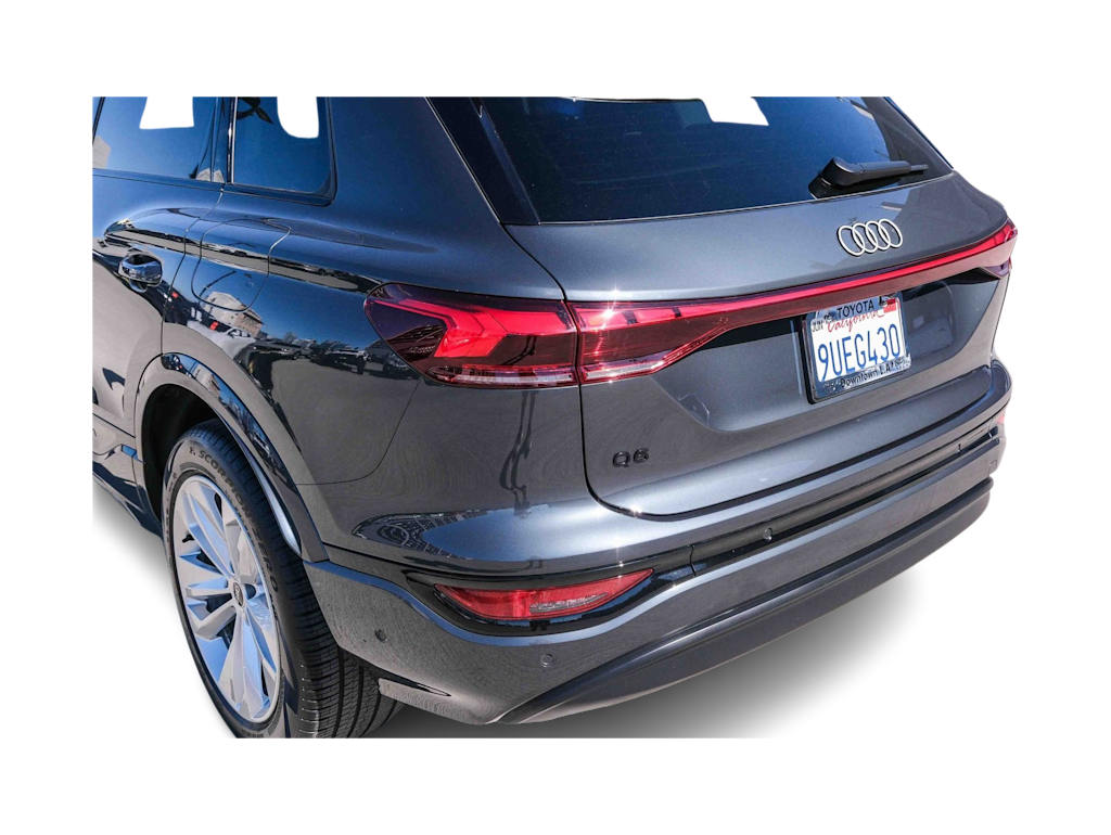 Thumbnail: 2025 Audi Q6 e-tron - 18
