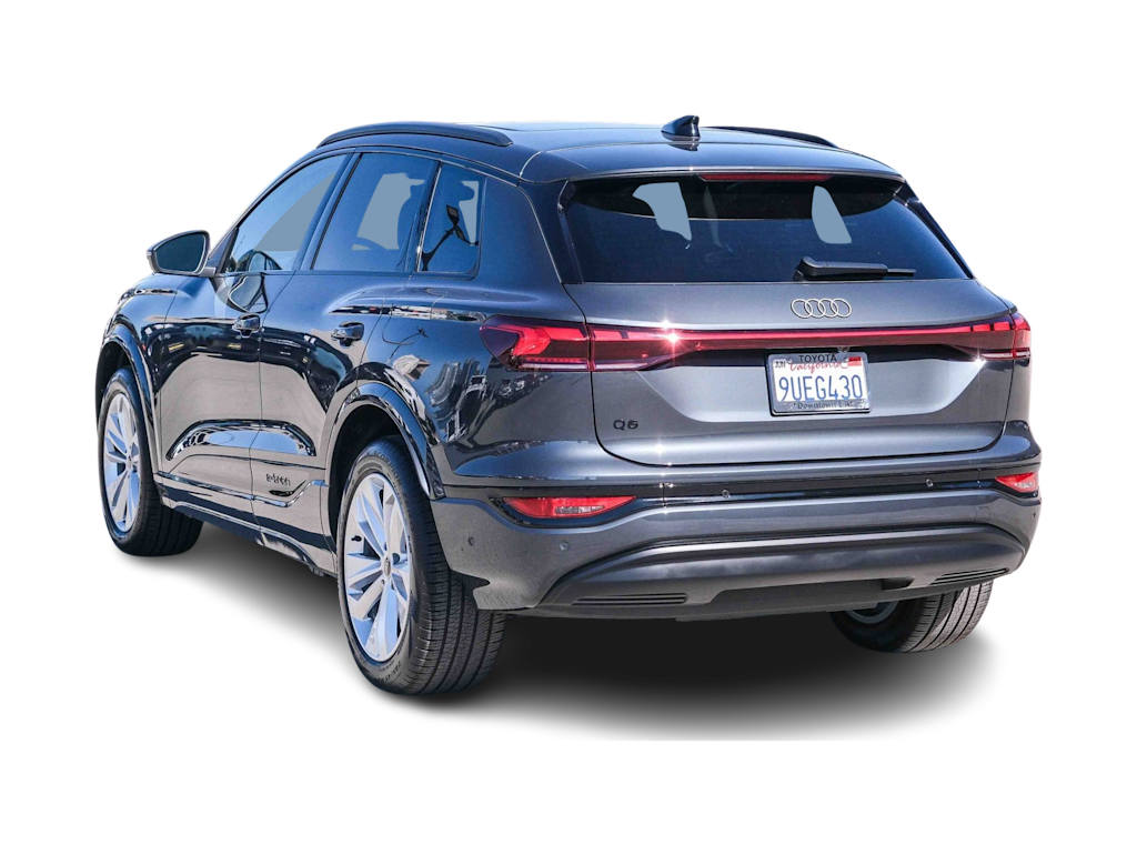 Thumbnail: 2025 Audi Q6 e-tron - 3