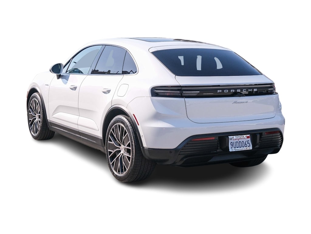 Thumbnail: 2024 Porsche Macan - 3