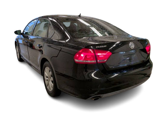 Thumbnail: 2012 Volkswagen Passat - 23