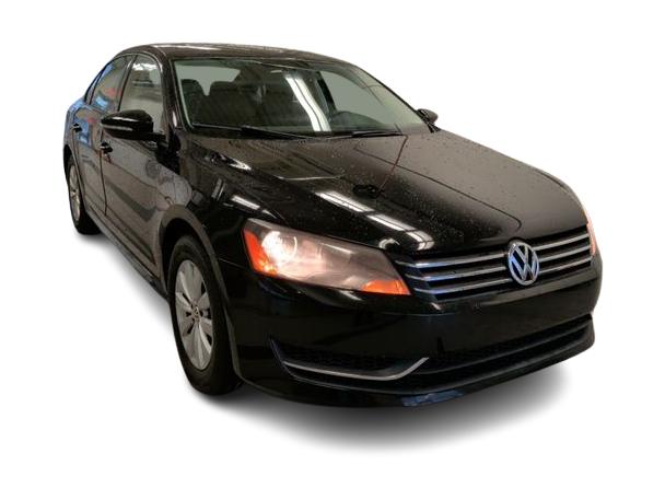 Thumbnail: 2012 Volkswagen Passat - 25