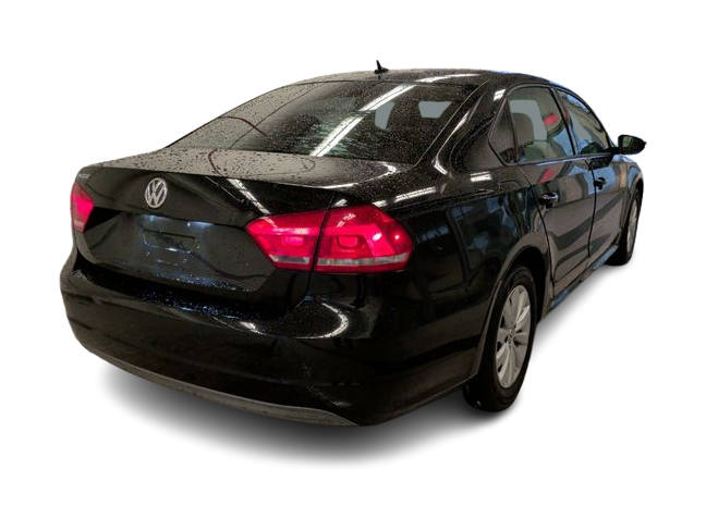 Thumbnail: 2012 Volkswagen Passat - 24