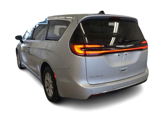 Thumbnail: 2024 Chrysler Pacifica - 4