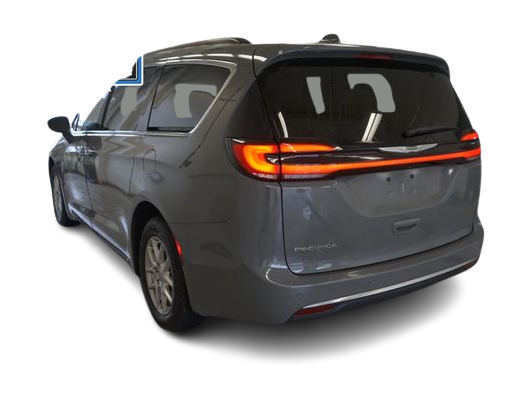 Thumbnail: 2022 Chrysler Pacifica - 3