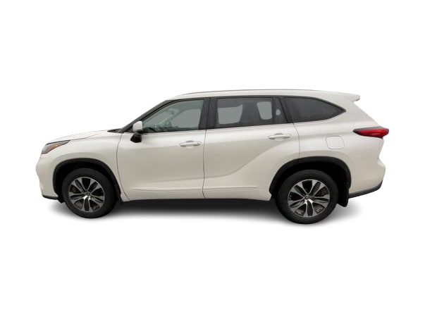Thumbnail: 2021 Toyota Highlander - 3
