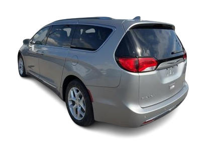 Thumbnail: 2018 Chrysler Pacifica - 4