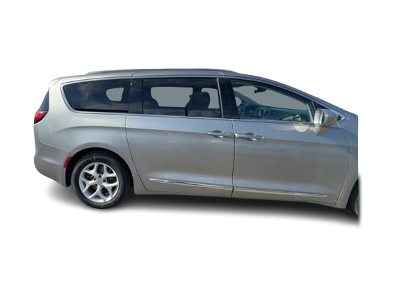 Thumbnail: 2018 Chrysler Pacifica - 17
