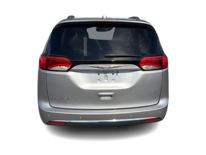 Thumbnail: 2018 Chrysler Pacifica - 5