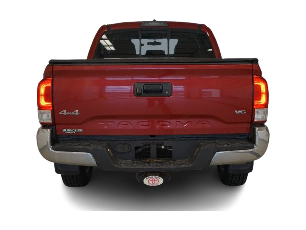 Thumbnail: 2016 Toyota Tacoma - 4