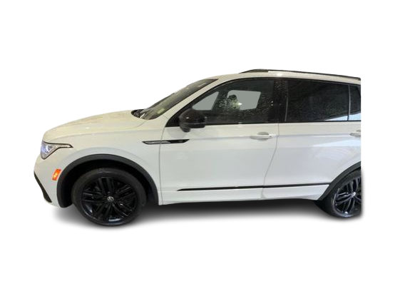 Thumbnail: 2022 Volkswagen Tiguan - 3