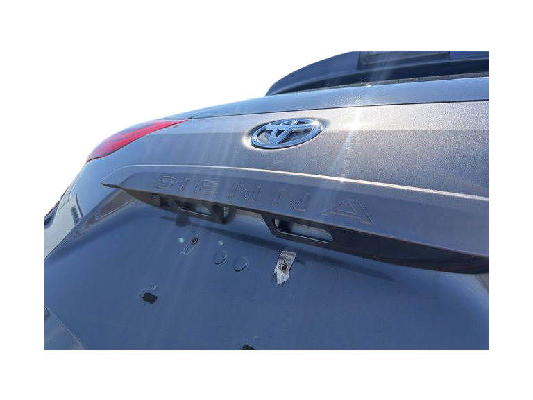 Thumbnail: 2019 Toyota Sienna - 25
