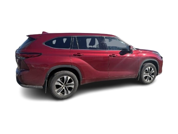 Thumbnail: 2022 Toyota Highlander - 16
