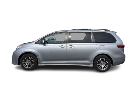 Thumbnail: 2018 Toyota Sienna - 3