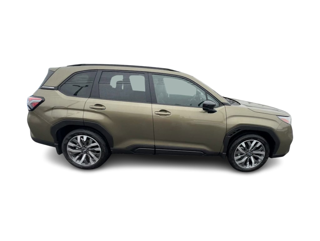 2025 Subaru Forester Touring 18