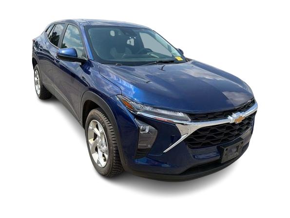 Thumbnail: 2024 Chevrolet Trax - 17