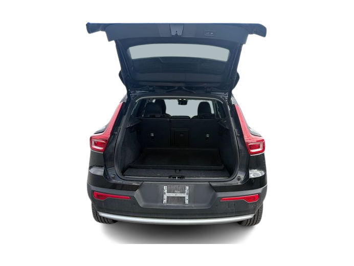 Thumbnail: 2025 Volvo XC40 - 14