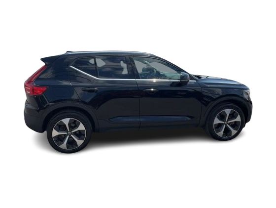 Thumbnail: 2025 Volvo XC40 - 21