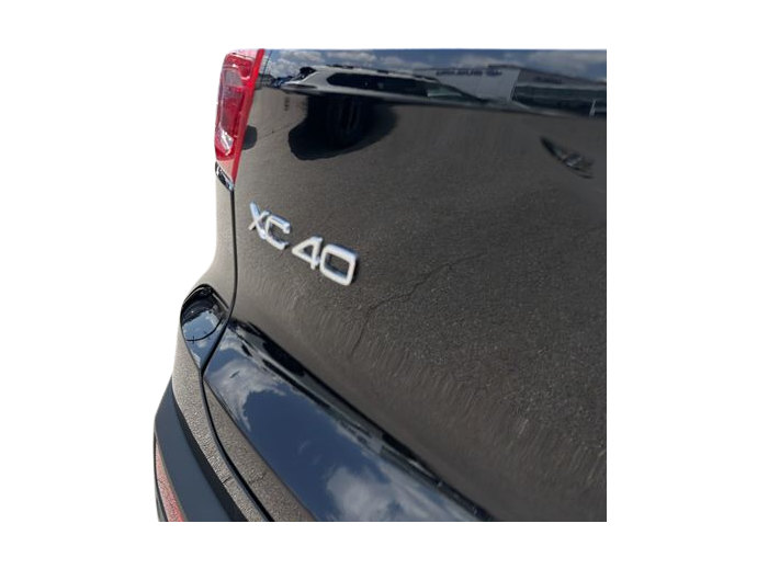 Thumbnail: 2025 Volvo XC40 - 5