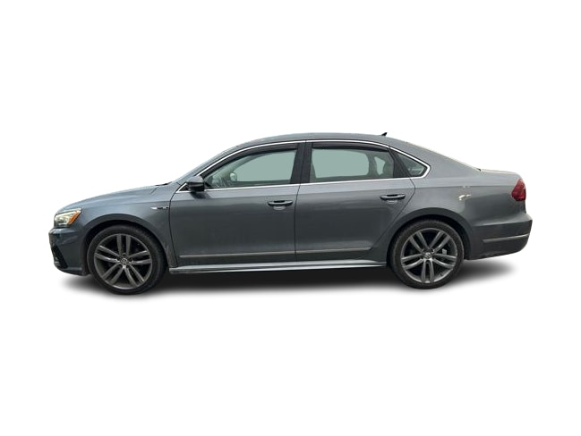 Thumbnail: 2017 Volkswagen Passat - 3