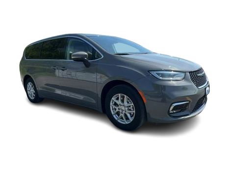Thumbnail: 2023 Chrysler Pacifica - 21