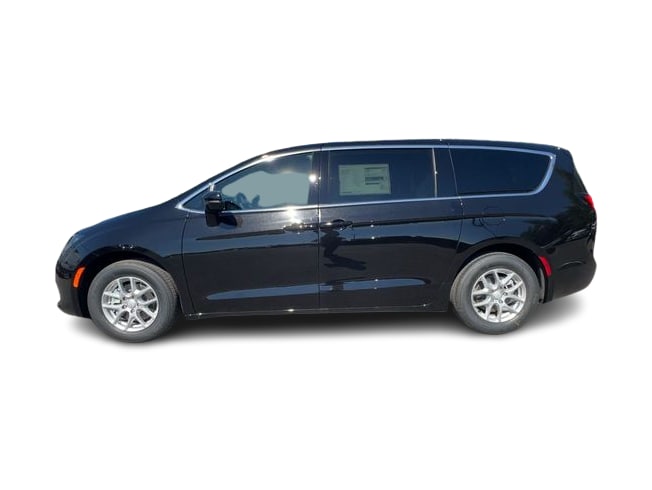 Thumbnail: 2027 Chrysler Pacifica - 3