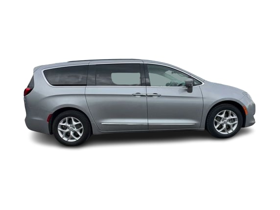 Thumbnail: 2019 Chrysler Pacifica - 24