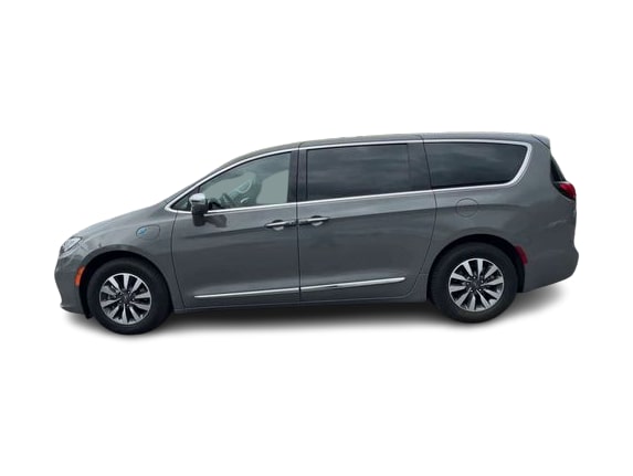 Thumbnail: 2022 Chrysler Pacifica - 3