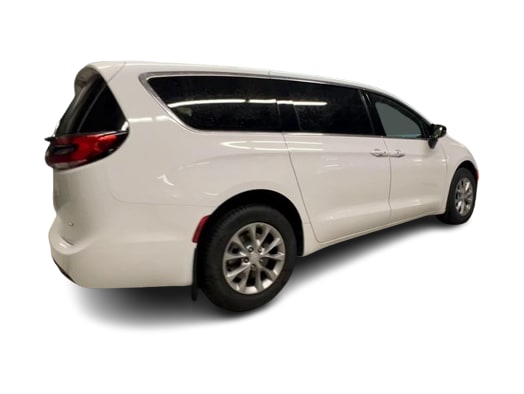 Thumbnail: 2026 Chrysler Pacifica - 21