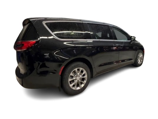 Thumbnail: 2026 Chrysler Pacifica - 21