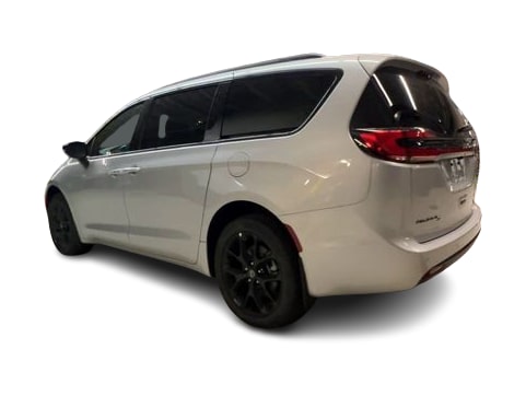 Thumbnail: 2026 Chrysler Pacifica - 4