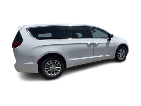 Thumbnail: 2027 Chrysler Pacifica - 24
