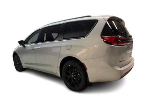 Thumbnail: 2026 Chrysler Pacifica - 4