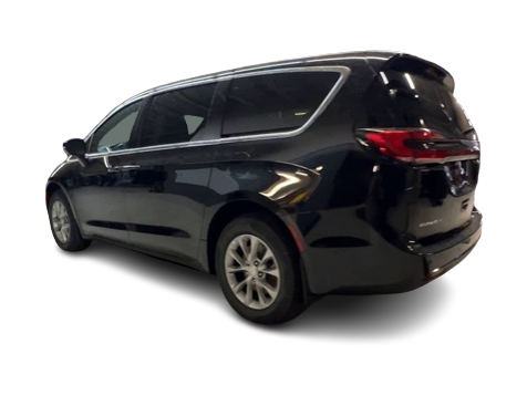 Thumbnail: 2026 Chrysler Pacifica - 4