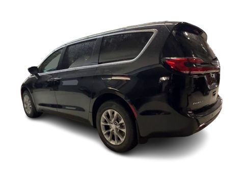 Thumbnail: 2026 Chrysler Pacifica - 4