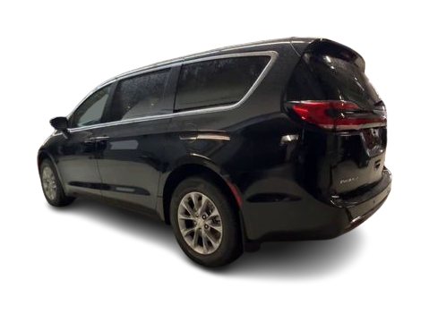 Thumbnail: 2026 Chrysler Pacifica - 4