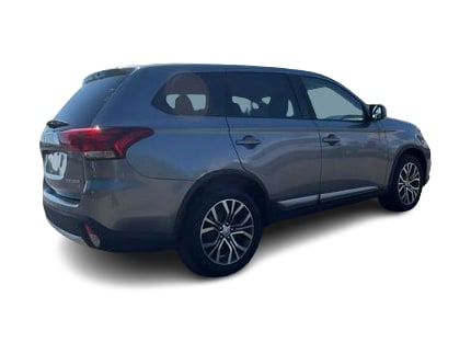 Thumbnail: 2017 Mitsubishi Outlander - 24