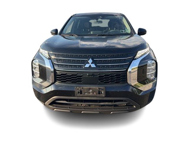 Thumbnail: 2022 Mitsubishi Outlander - 6