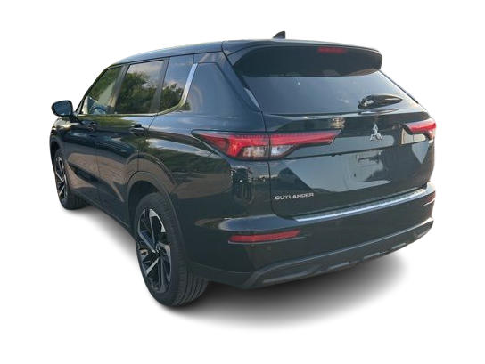 Thumbnail: 2022 Mitsubishi Outlander - 4