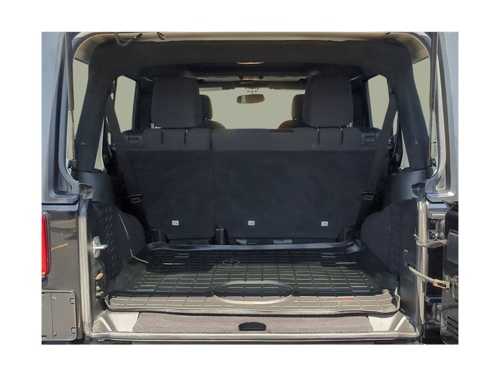 2015 Jeep Wrangler Unlimited Sport 16