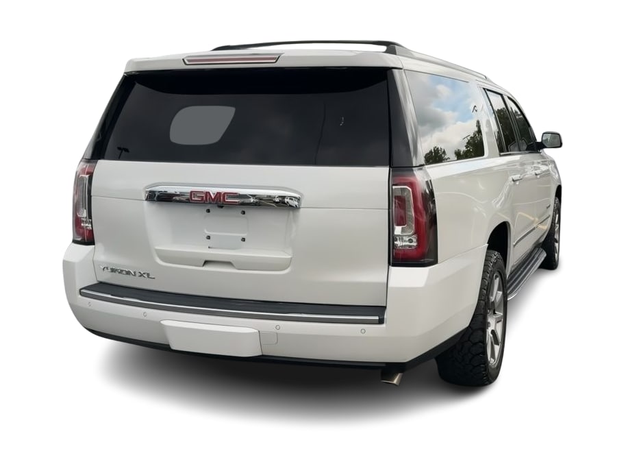 Thumbnail: 2019 GMC Yukon XL - 21