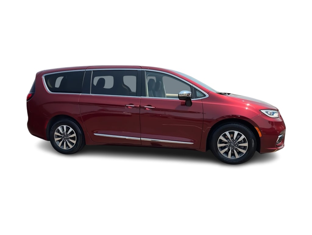 Thumbnail: 2023 Chrysler Pacifica - 22