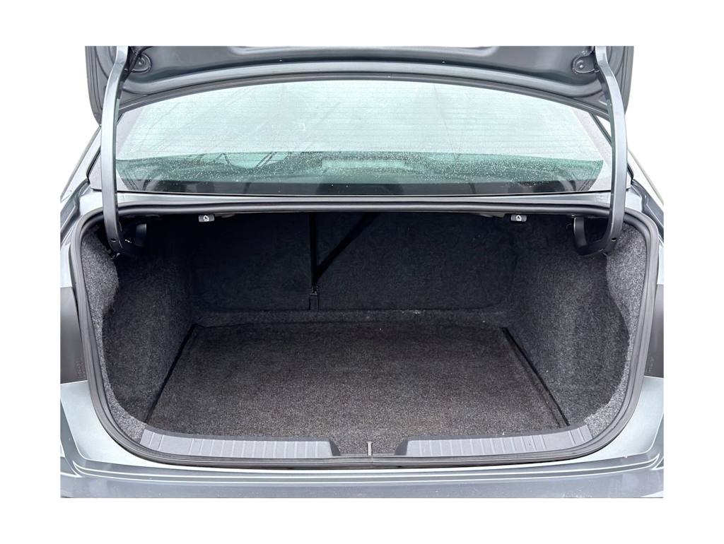 Thumbnail: 2019 Volkswagen Jetta - 17