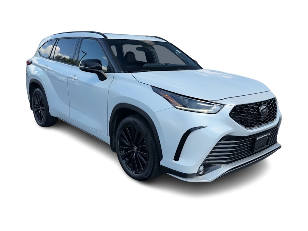 Thumbnail: 2023 Toyota Highlander - 21