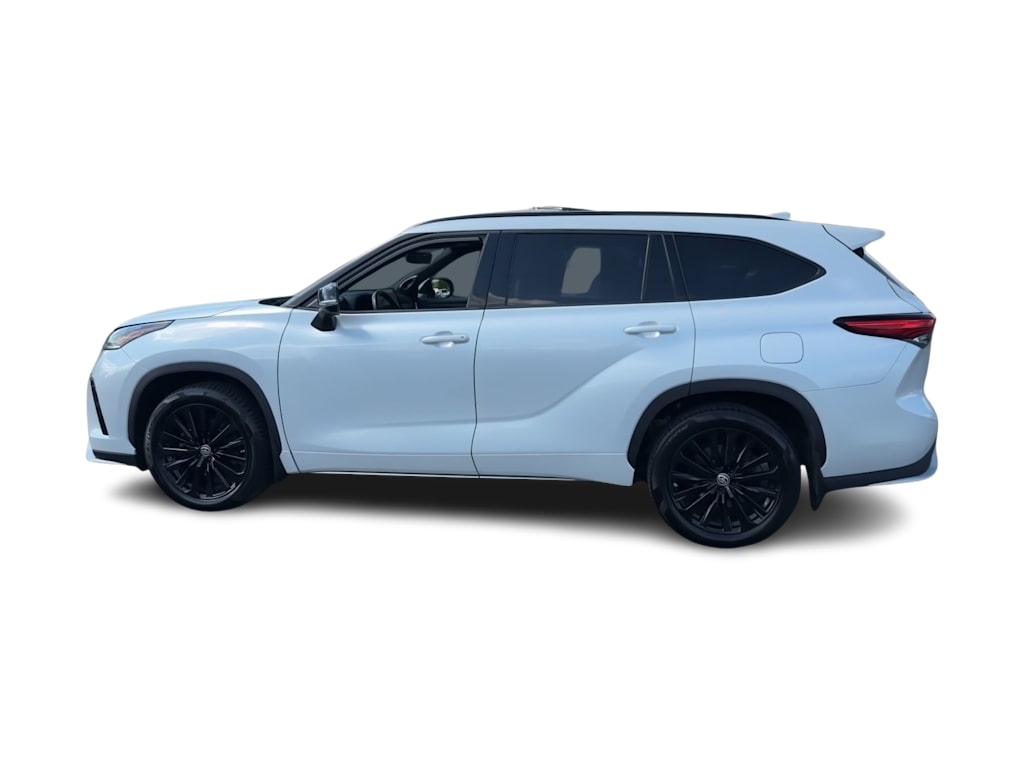 Thumbnail: 2023 Toyota Highlander - 22