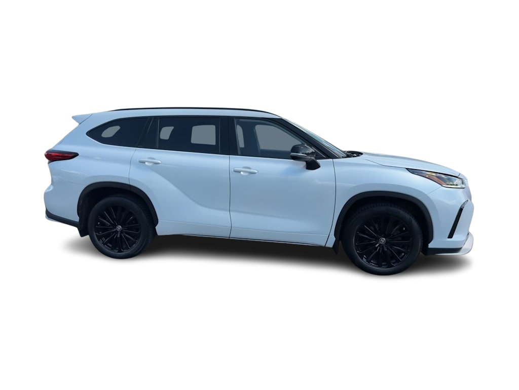 Thumbnail: 2023 Toyota Highlander - 24