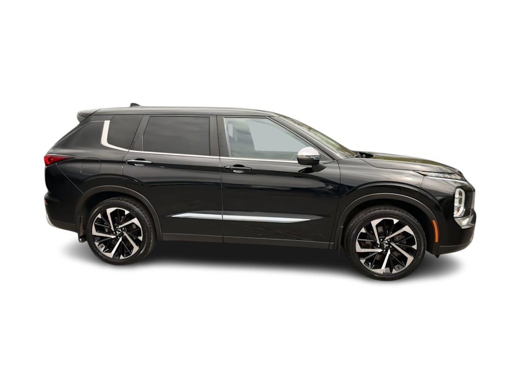 Thumbnail: 2022 Mitsubishi Outlander - 23