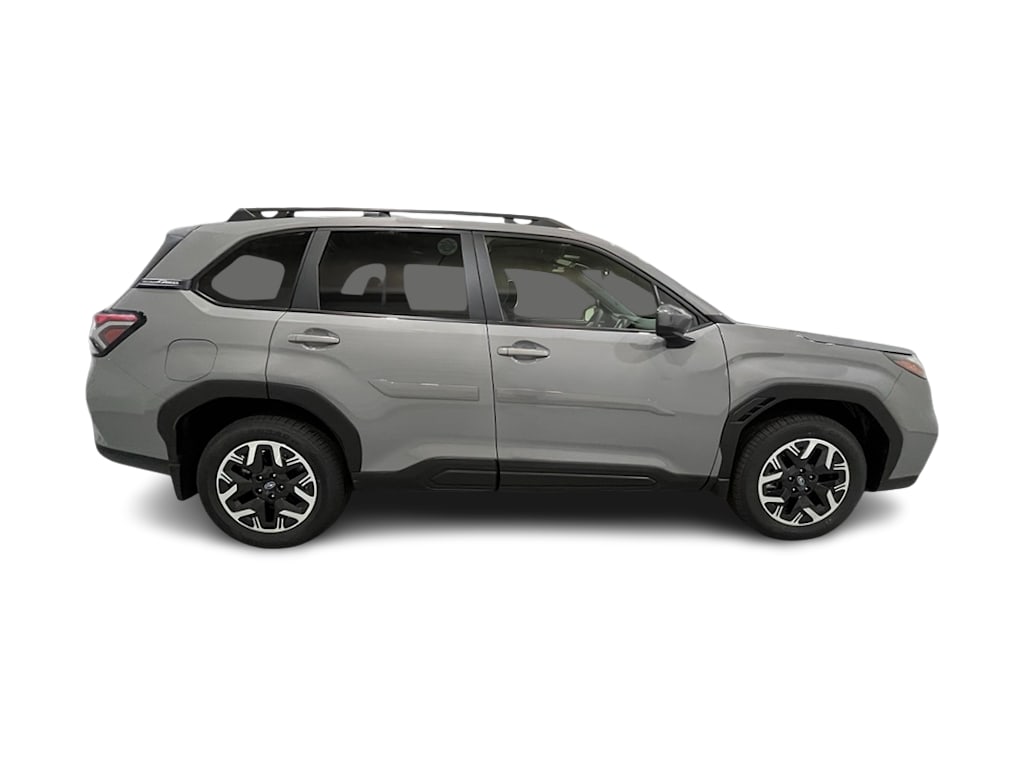 2025 Subaru Forester Premium 17