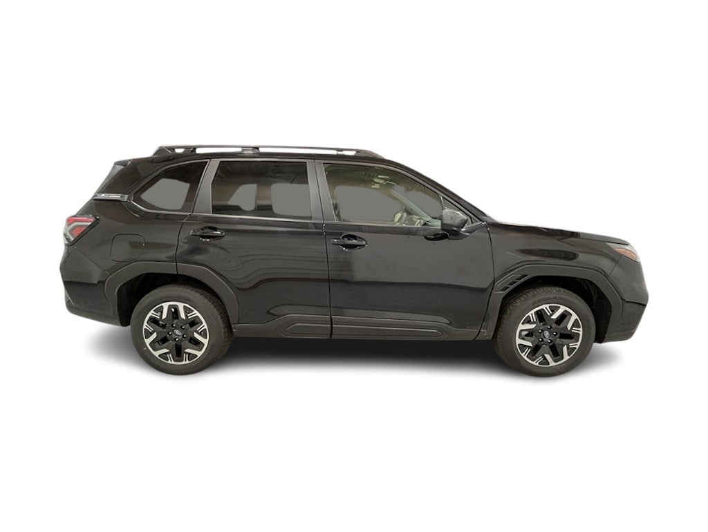 2025 Subaru Forester Premium 17