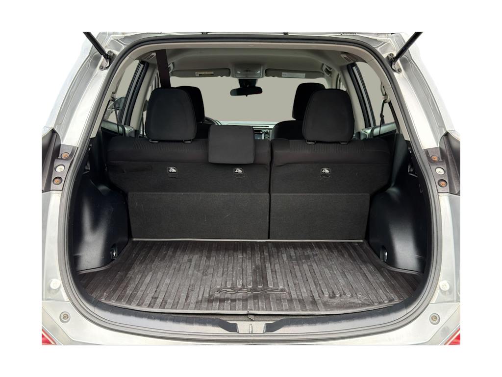 Thumbnail: 2018 Toyota RAV4 - 16