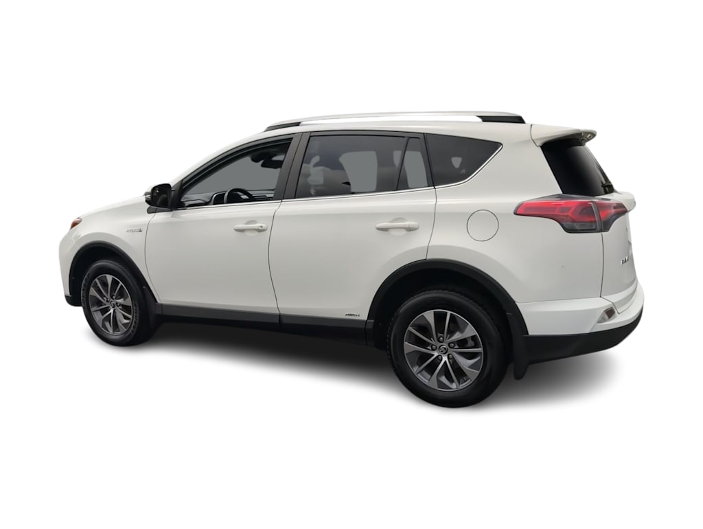 Thumbnail: 2017 Toyota RAV4 - 21